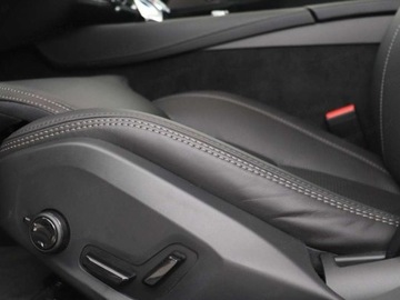 Volvo V90 II Plug-In Facelifting 2.0 T8 Plug-In Hybrid 455KM 2025 VOLVO V90 T8 AWD Ultra Bright Combi 2.0 (455KM) 2025, zdjęcie 4