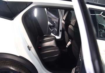 Peugeot 2008 II SUV 1.2 PureTech 100KM 2023 Peugeot 2008 Kamera 360_Nawigacja_Skladane lusterka_ 1.2 Benzyna 101KM, zdjęcie 6