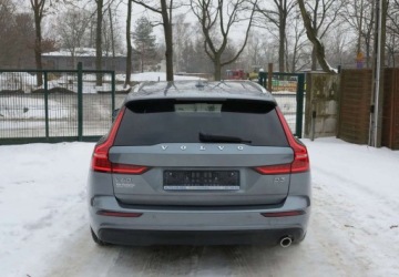 Volvo V60 I Kombi Facelifting 2.0 D3 DRIVE-E 150KM 2018 Volvo V60 Volvo V60 D3 Momentum 2.0 Diesel 150KM, zdjęcie 4