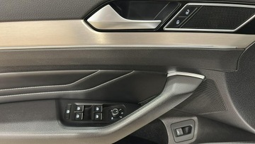 Volkswagen Passat B8 Limousine Facelifting 2.0 TSI 190KM 2021 Volkswagen Passat 2.0 TSI Elegance DSG sedan, zdjęcie 12