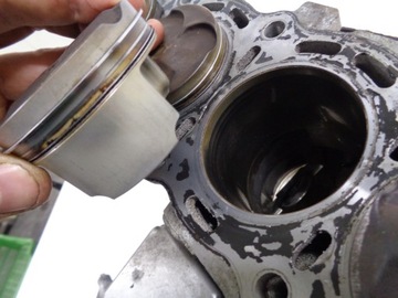 Suzuki GSX-R 600 K1 K2 K3 Картеры Поршни Блок двигателя