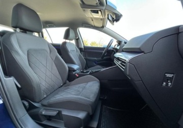 Volkswagen Golf VIII Variant 1.5 eTSI 150KM 2024 Volkswagen Golf Variant Pakiety, samochod jak nowy, ACC, ergoActive z mas, zdjęcie 16