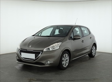 Peugeot 208 I Hatchback 3d 1.2 e-VTi 82KM 2014 Peugeot 208 1.2 PureTech, Salon Polska, zdjęcie 1