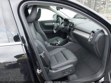 Volvo XC40 2025 Volvo XC 40 B5 Ultra Bright Theme 2025 2.0 Benzyna 247KM, zdjęcie 10