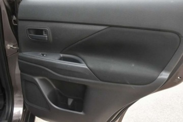 Mitsubishi Outlander III SUV Facelifting 2015 2.0 MIVEC 150KM 2016 Mitsubishi Outlander MITSUBISHI OUTLANDER 2.0 150KM HAK LED Gwarancja 12m-, zdjęcie 24
