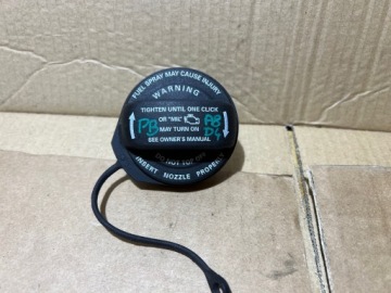 AUDI A8 D4 TFSI KOREK WLEWU PALIWA PB 3C8201553