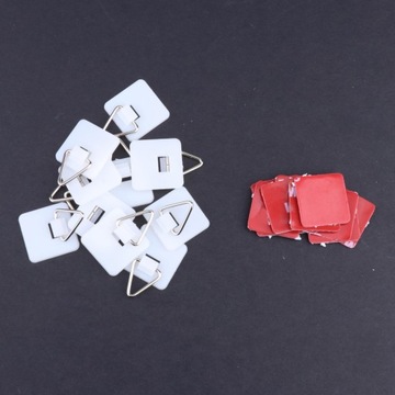 10 квадратных вешалок для тарелок