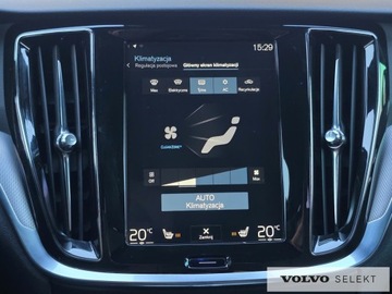 Volvo V60 II  Kombi 2.0 D4 190KM 2020 Volvo V60 Salon PL R-Design D4 190KM Aut LED BLIS, zdjęcie 24