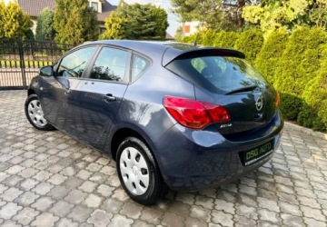Opel Astra J Hatchback 5d 1.4 Twinport ECOTEC 100KM 2010 Opel Astra 1.4 benzyna 1 wlasciciel Serwisowany 1.4 Benzyna 100KM, zdjęcie 8