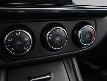 Toyota Corolla XI Sedan Facelifting 1,33 Dual VVT-i 99KM 2017 Toyota Corolla 1.3 Dual VVT-i, Salon Polska, zdjęcie 12