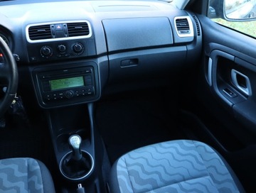 Skoda Fabia II Hatchback 1.2 i HTP 60KM 2009 Skoda Fabia 1.2, Klima, El. szyby, zdjęcie 7