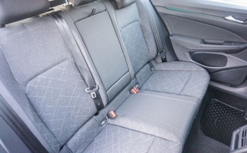 Volkswagen Golf VIII Variant 1.5 eTSI 150KM 2021 Volkswagen Golf 1,5 E-TSI 150 KM 1.5 Benzyna 150KM, zdjęcie 14