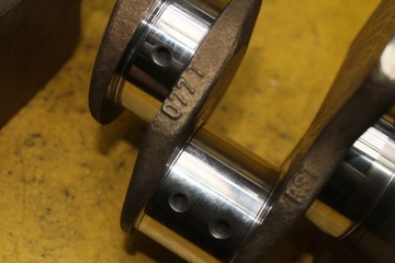 КОЛЕНВАЛ A8 D2 FL 4.2 B AUW 077T