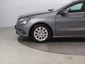 Mercedes Klasa A W176 Hatchback 5d Facelifting 180 122KM 2015 Mercedes A A 180, Skóra, Navi, Klima, Parktronic, zdjęcie 14