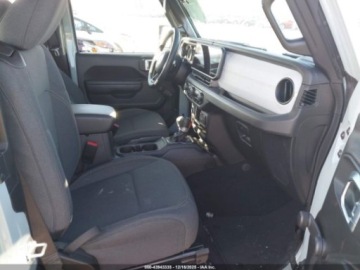 Jeep Wrangler IV 2024 Jeep Wrangler 2-Door Sport 2024 3.6 Benzyna 285KM, zdjęcie 9