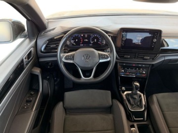 Volkswagen T-Roc I SUV Facelifting 1.5 TSI ACT 150KM 2022 Volkswagen T-Roc Bezwypadkowy Bogate wyposazenieGwarancja 1.5 Benzyna, zdjęcie 17