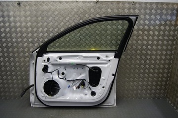 Правая передняя дверь LS9R Audi A4 B9 универсал