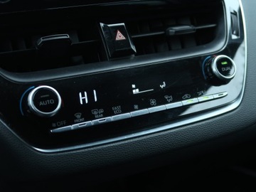 Toyota Corolla XII TS Kombi 1.8 Hybrid 122KM 2021 Toyota Corolla 1.8 Hybrid, Salon Polska, zdjęcie 15