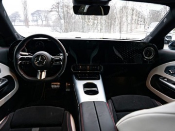 Mercedes CLA C118/X118 2025 MERCEDES-BENZ CLA 200 4-Matic AMG Line 1.5 (163KM) 2025, zdjęcie 5