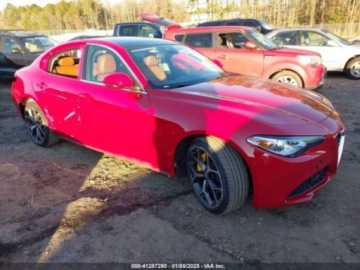 Alfa Romeo Giulia II Sedan Facelifting 2.0 Turbo 280KM 2021 Alfa Romeo Giulia 2021r., 4x4, 2.0L 2.0 Benzyna 280KM, zdjęcie 1