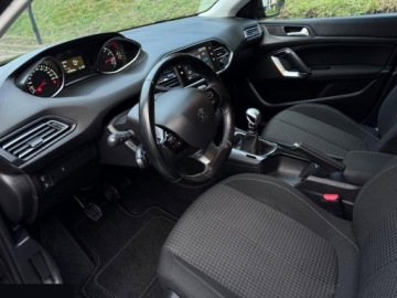 Peugeot 308 II SW Facelifting 1.2 PureTech 110KM 2018 Peugeot 308 1.2 PureTech 110 Stop &amp; Start Active 2018r, zdjęcie 9