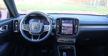 Volvo XC40 Crossover Facelifting 2.0 B4 197KM 2024 Volvo XC 40 B4 197KM PLUS DARK Salon PL I Wlasciciel Serwis ASO Gwarancj, zdjęcie 12