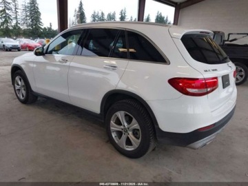Mercedes GLC C253 2018 Mercedes-Benz GLC 300 4Matic 2018 2.0L 2.0 Benzyna 241KM, zdjęcie 3