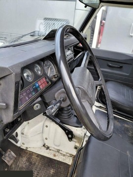 Land Rover Defender I 1988 Land Rover Defender 2.5d 86KM 1988r 6 osobowy, zdjęcie 7