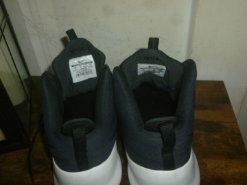 NIKE -R-42.5-IN-LB-27CM