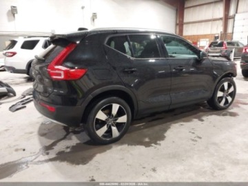 Volvo XC40 Crossover 2.0 T5 247KM 2020 Volvo XC 40 T5 Momentum 2020 2.0 Benzyna 248KM, zdjęcie 5