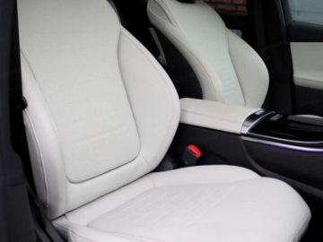 Mercedes GLC C254/X254 Coupe 2.0 220d 197KM 2025 MERCEDES-BENZ GLC 220 d 4-Matic AMG Line 2.0 (197KM) 2025, zdjęcie 5