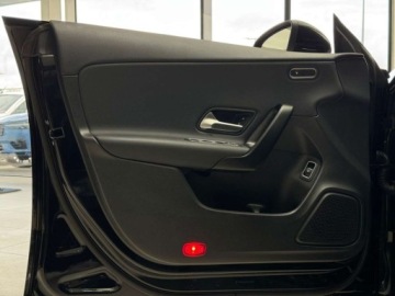 Mercedes CLA C118/X118 Coupe Facelifting 1.3 200 163KM 2024 Mercedes-Benz CLA 7G-DCT Kamera cofania CarPlayAndroid Auto LED FV23, zdjęcie 10