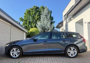 Volvo V60 II  Kombi 2.0 D3 150KM 2019 Volvo V60 Volvo V60 D3 Geartronic Momentum Pro 2.0 Diesel 150KM, zdjęcie 4