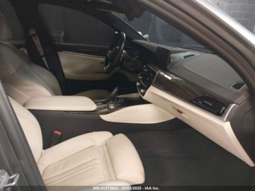 BMW Seria 5 G30-G31 2020 BMW M5 2020 BMW 5 Series M550i xDrive Sedan 4.4 Benzyna 53KM, zdjęcie 10