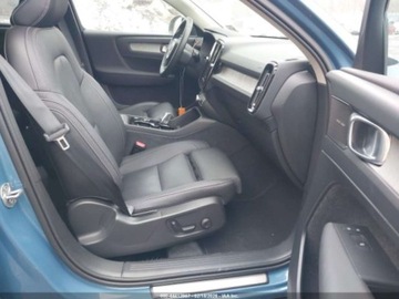 Volvo XC40 2024 Volvo XC 40 B5 Ultimate Dark Theme 2024 2.0 Benzyna 247KM, zdjęcie 9