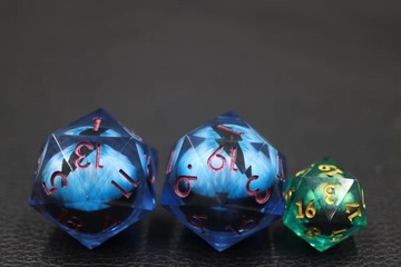 KOSTKA RPG MROŹNE SPOJRZENIE DRAUGRA PŁYNNA KOŚĆ K20 3,3 CM