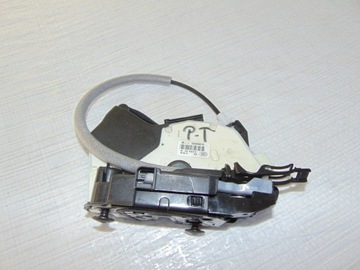 VW PASSAT B8 ZAMEK PRAWY TYŁ 5E0839016