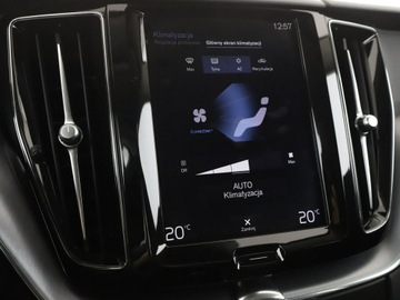 Volvo XC60 II 2019 Volvo XC 60 mHEV 4x4 automat full LED półskóra, zdjęcie 25