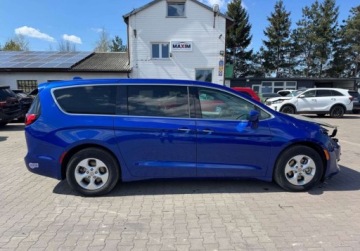 Chrysler Pacifica II 2018 Chrysler Pacifica 2018 Chrysler Pacifica HYBRID TOURING PLUS auto w Polsce, zdjęcie 3