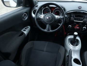 Nissan Juke I SUV Facelifting DIG-T 115KM 2015 Nissan Juke 1.2 DIG-T, Salon Polska, zdjęcie 6