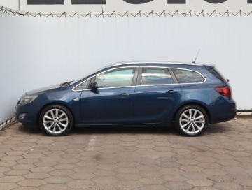 Opel Astra J Sports Tourer 1.4 Turbo ECOTEC 140KM 2011 Opel Astra 1.4 T, GAZ, Klima, Klimatronic, zdjęcie 2