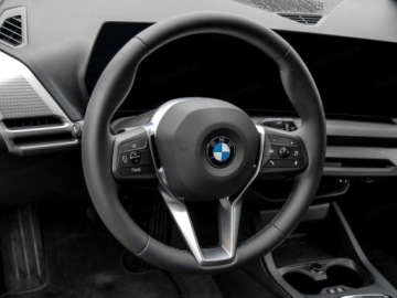 BMW Seria 1 F70 2026 BMW Seria 1 116 Design Hatchback 1.5 (122KM) 2026, zdjęcie 4