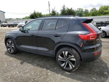 Volvo XC40 2023 Volvo XC 40 Plus 2023 2.0l 2.0 Benzyna 194KM, zdjęcie 1