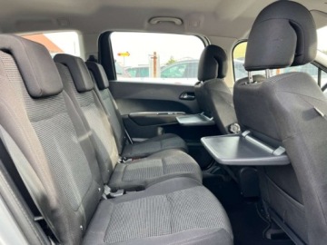 Peugeot 5008 I Minivan 1.6 HDi FAP 110KM 2011 Peugeot 5008 AUTOMAT NAWIGACJA KLIMATYZACJA PARKTRONIC TEMPOMAT HAK GWARA, zdjęcie 7