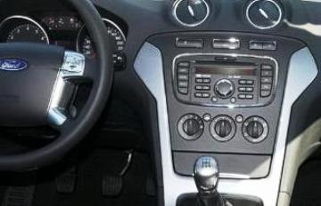 Серебряная рамка магнитолы Ford GALAXY 2006 63215