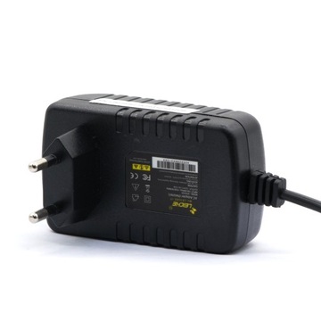 UNIW. ZASILACZ LEICKE 12V 1.5A WTYK 5.5/2.5 18W *