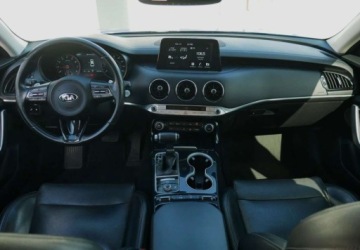 Kia Stinger Liftback 2.0 T-GDI 255KM 2018 Kia Stinger Kia Stinger 2.0 T-GDI GT Line 2.0 Benzyna 255KM, zdjęcie 24