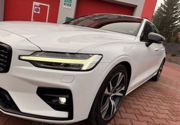 Volvo V60 II  Kombi 2.0 D4 190KM 2019 Volvo V60 R_DESIGN 2.0D4 AWD 190ps AutoMat8Biegow HiBeamLED SerwisASO VAT23, zdjęcie 14
