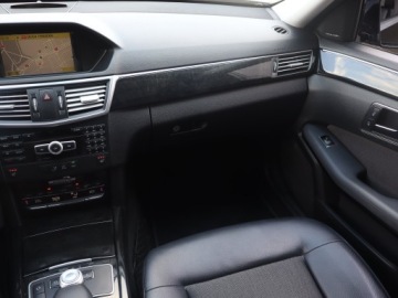 Mercedes Klasa E W212 Kombi 250 CDI BlueEFFICIENCY 204KM 2011 Mercedes E E 250 CDI, 201 KM, Automat, Skóra, zdjęcie 7