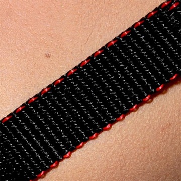 РЕГУЛИРУЕМЫЙ РЕМЕНЬ ШЛЕМА НА ПОДБОРОДКЕ